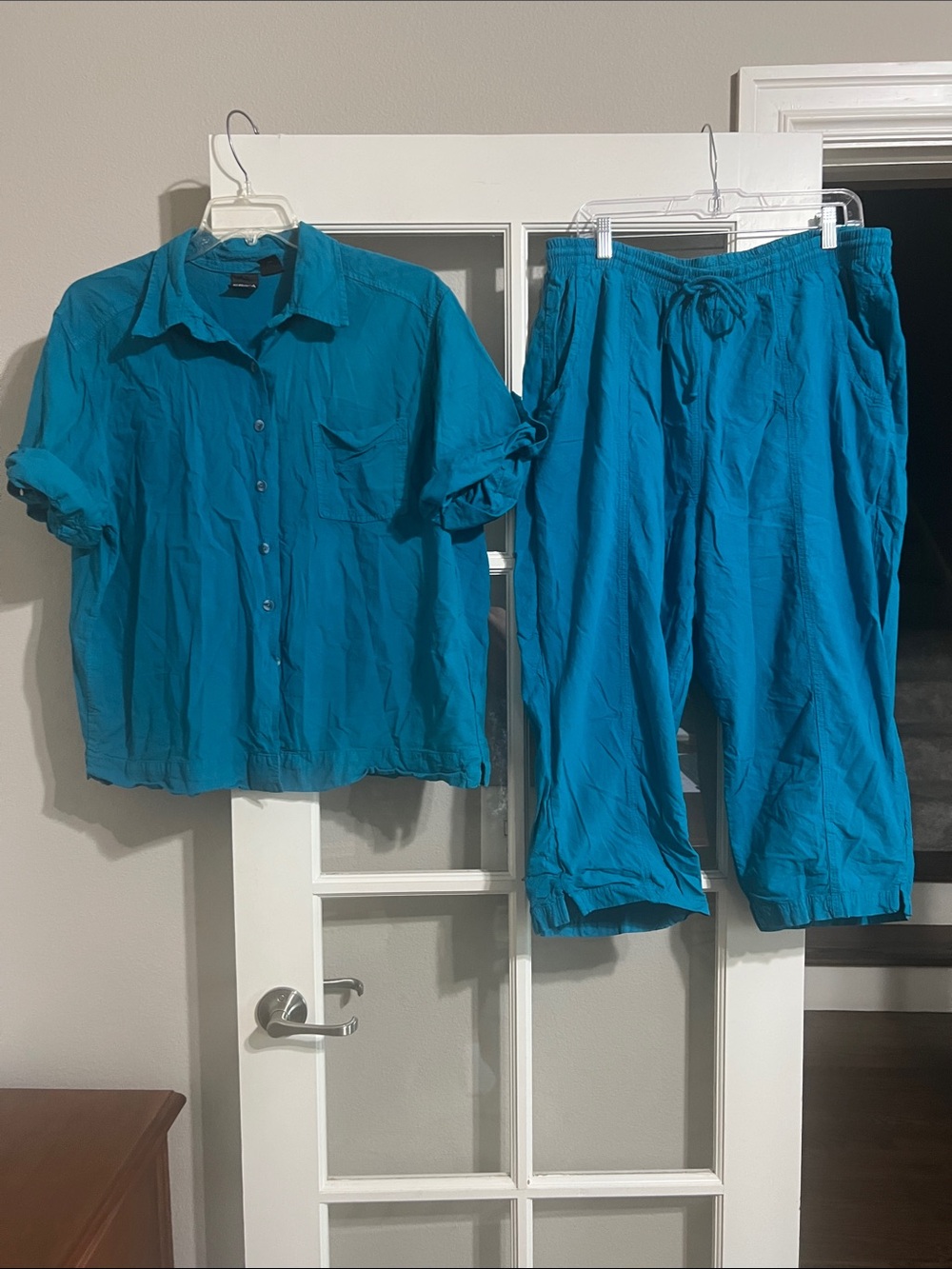 Erika Turquoise Button-Up Shirt and Elastic-Waist Capri Pants Set Size 2X